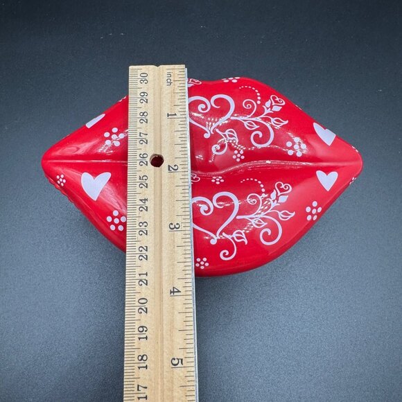 New Temptations Figural LIPS Trinket Box White red hearts - Picture 10 of 12